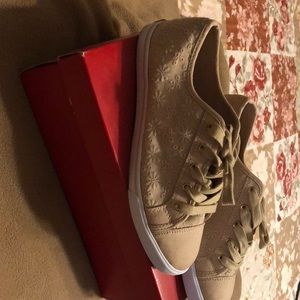 8.5 Liz Claiborne shoes new